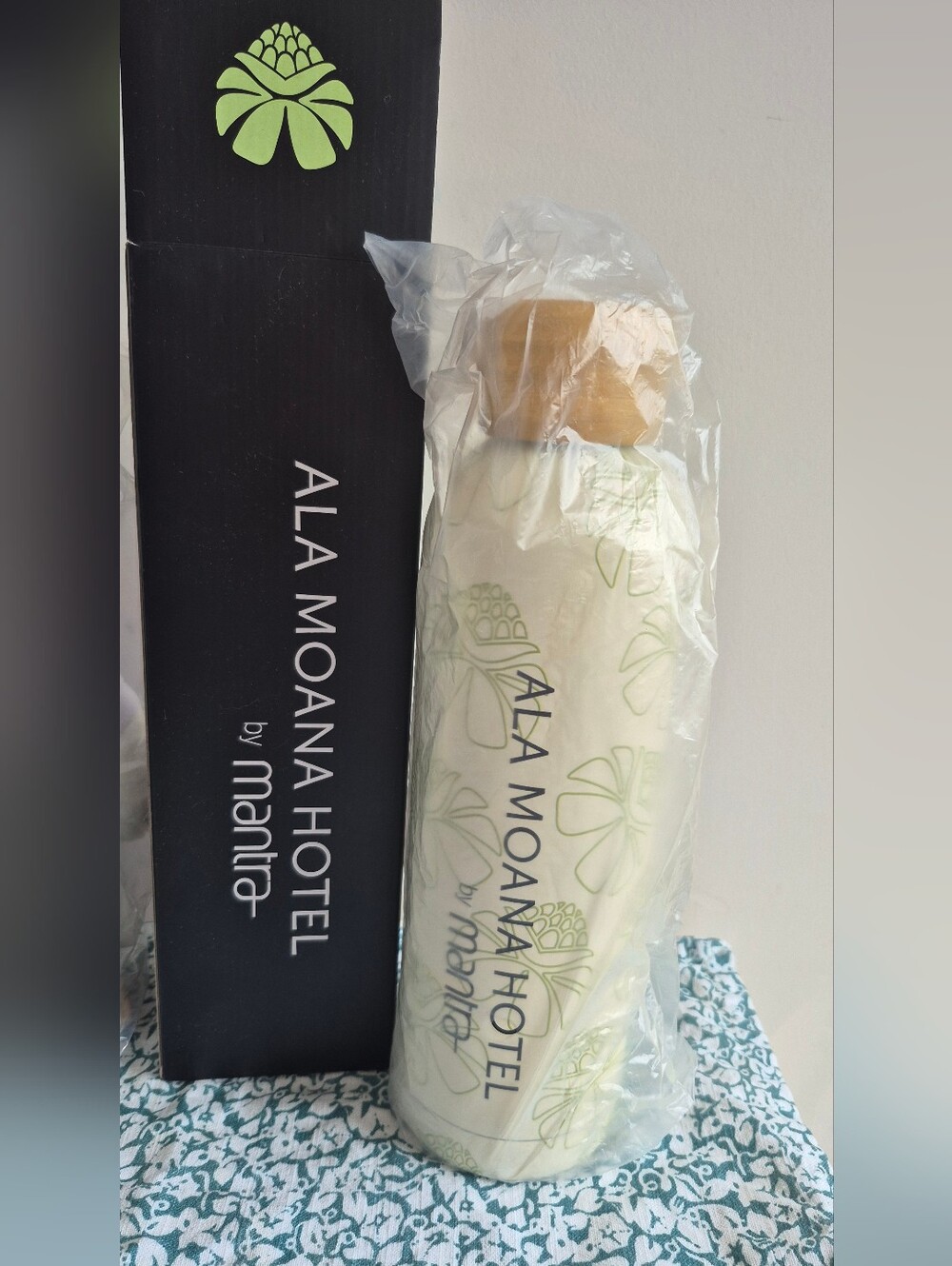 NIB★ Alamoana Hotel Water Bottle